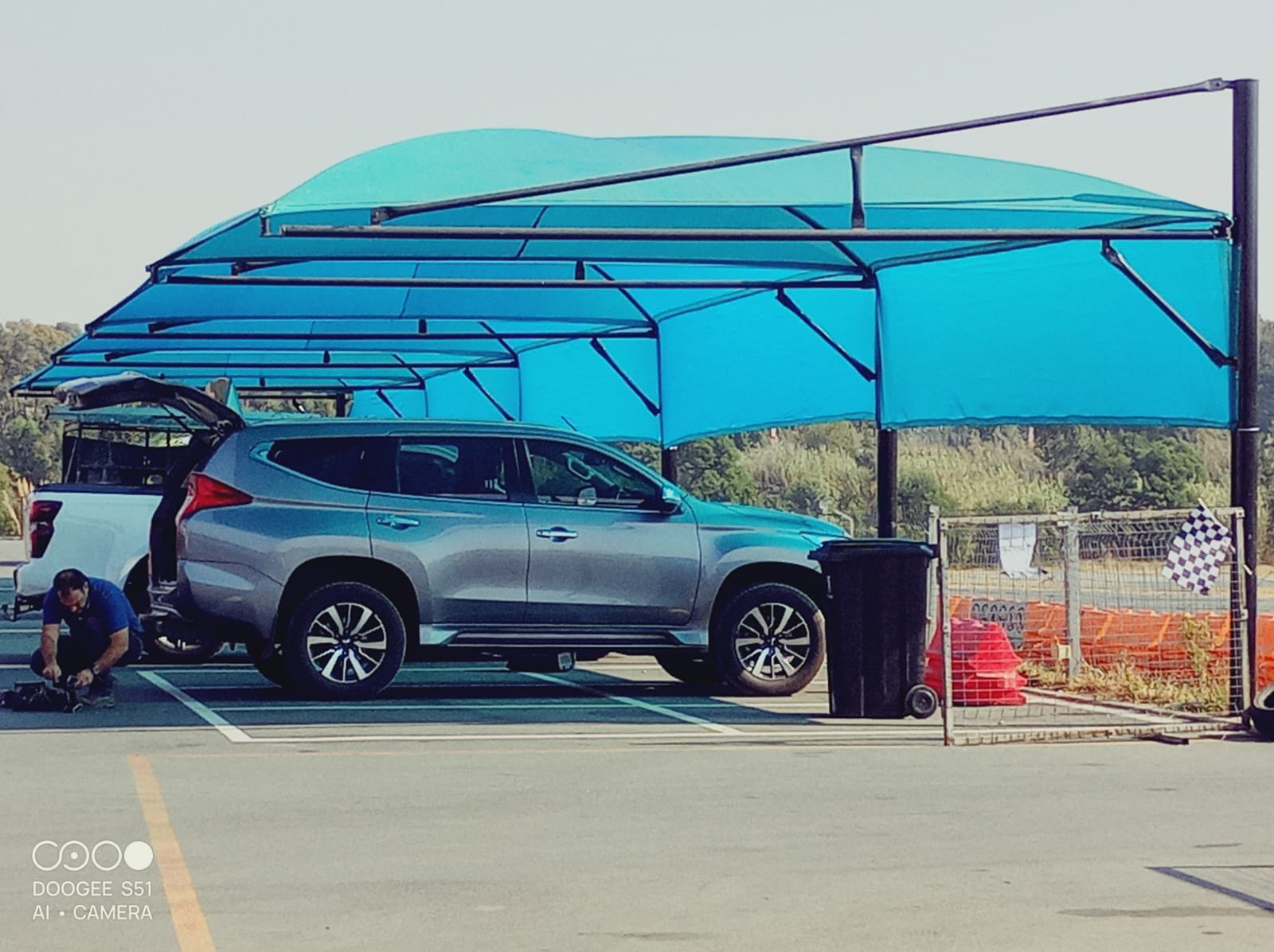 Cantilever shade net carwash carport